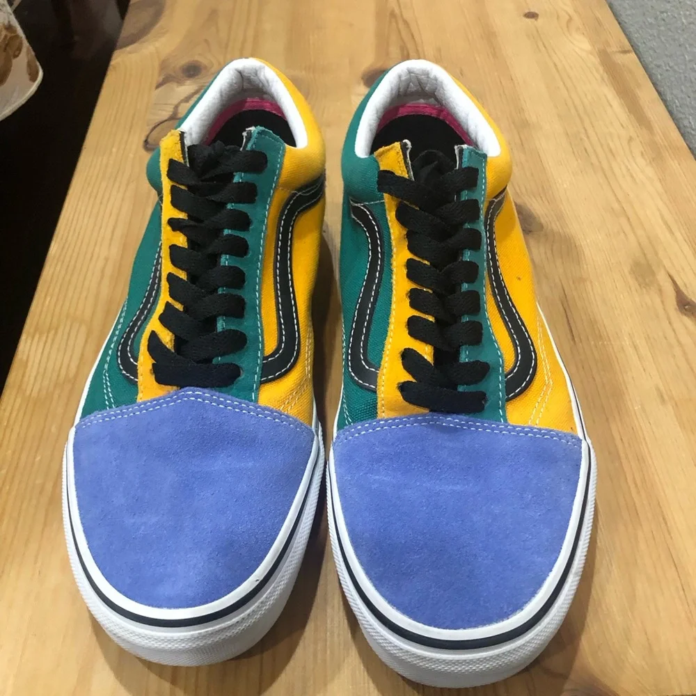 Vans Off the Wall Unisex Old Skool skate shoe - Picture 2 of 4